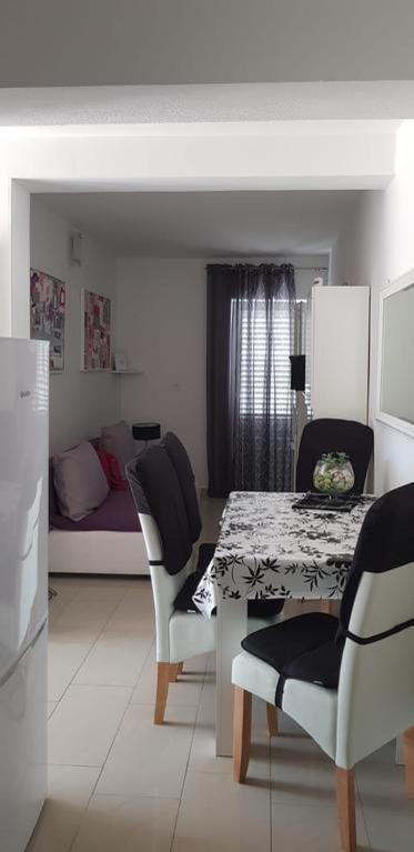 Summer Lounge Apartment Trogir Eksteriør billede